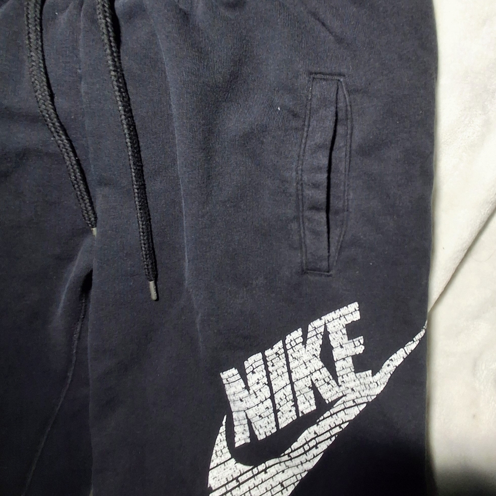 Nike Vintage Men's Black Joggers with White Logo - Picture 2 of 8